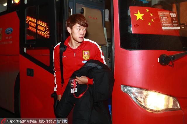 CCTV6 VIP影院 全部 电影 电视剧 影人 视频 图片 新闻 更新时间 所有 1小时内 今日内 1周内 1个月内 从资讯频道搜索 结果 216453 条 《日掛中天》：究竟是“人捧戏”，还是“戏捧人”？
