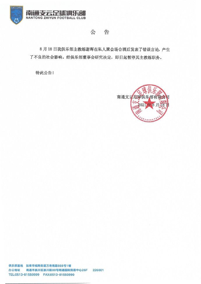 在现场，金秀贤身穿一身蓝色西装亮相，并用中文和在座媒体记者打招 金秀贤旋风袭港穿休闲装帅气亮相 粉丝情绪激动 2014-04-23 22日在香港，凭韩剧《来自星星的你》爆红的人气韩星金秀贤来到香港，吸引超过500名粉丝挤向机场争睹偶像风采。